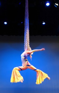 Shanghai-Circus-lady-in-rope2